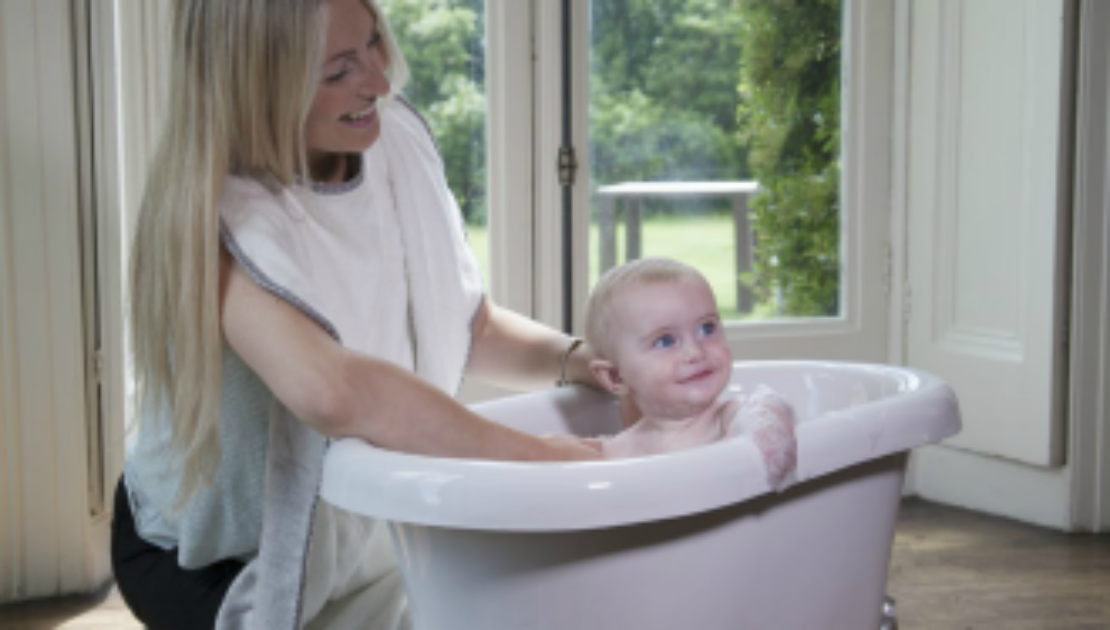 Baby First Bath When / The Baby Toddler Show Has Arrived Online - Giving your baby a bath is not only a wonderful bonding experience, it's also essential to your baby's health and happiness.